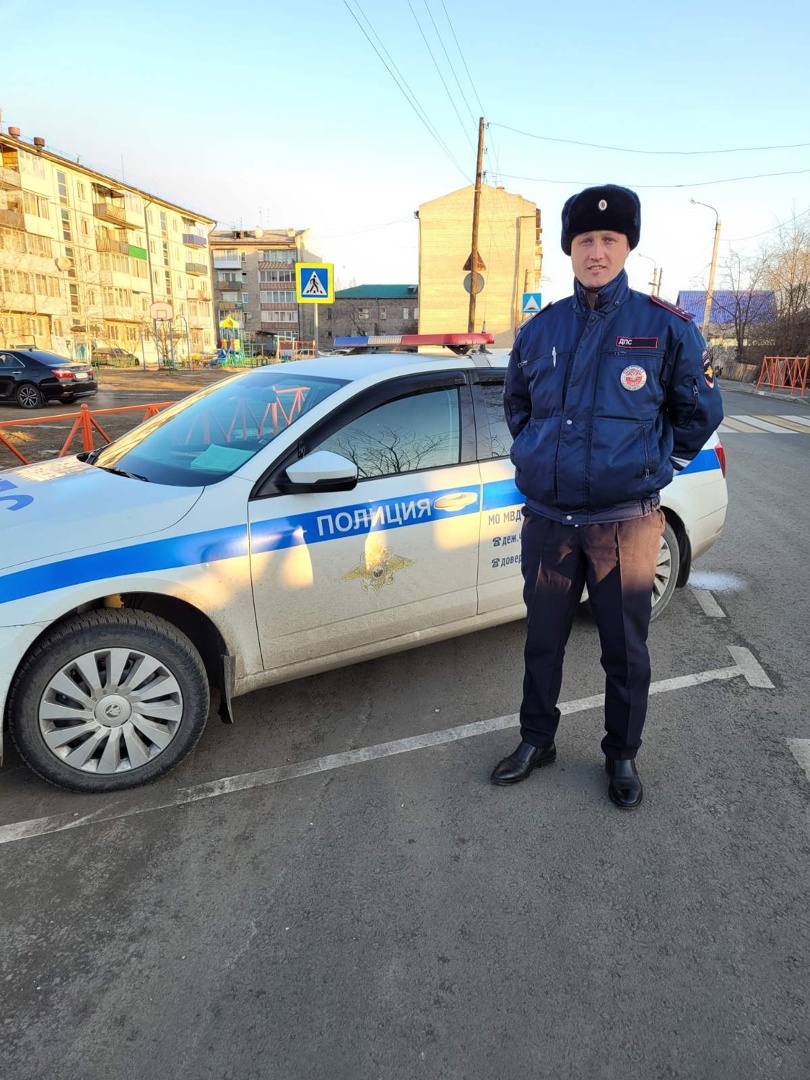 Дорожный патруль совместно с инспектором ОГИБДД.